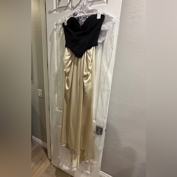 House of CB Sorcha Black and Cream Strapless Gown - Picture 6 of 8